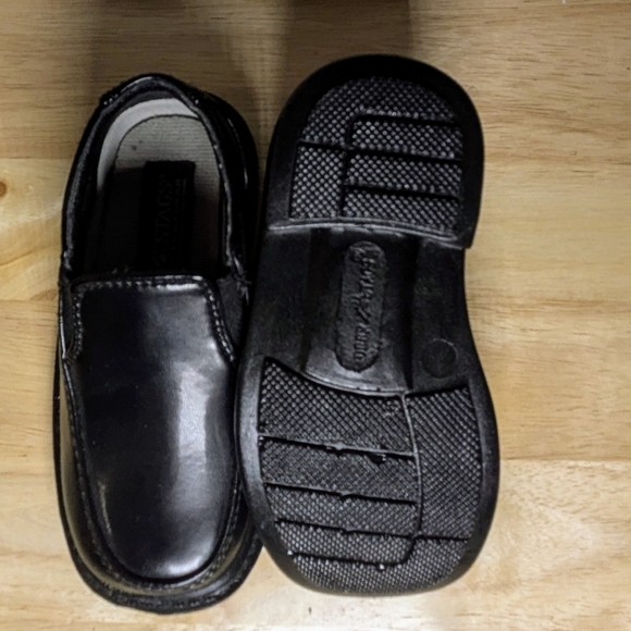 Lot of Boy Shoes - Picture 8 of 10